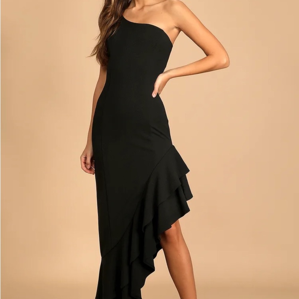 Elegant Black One-Shoulder Dress